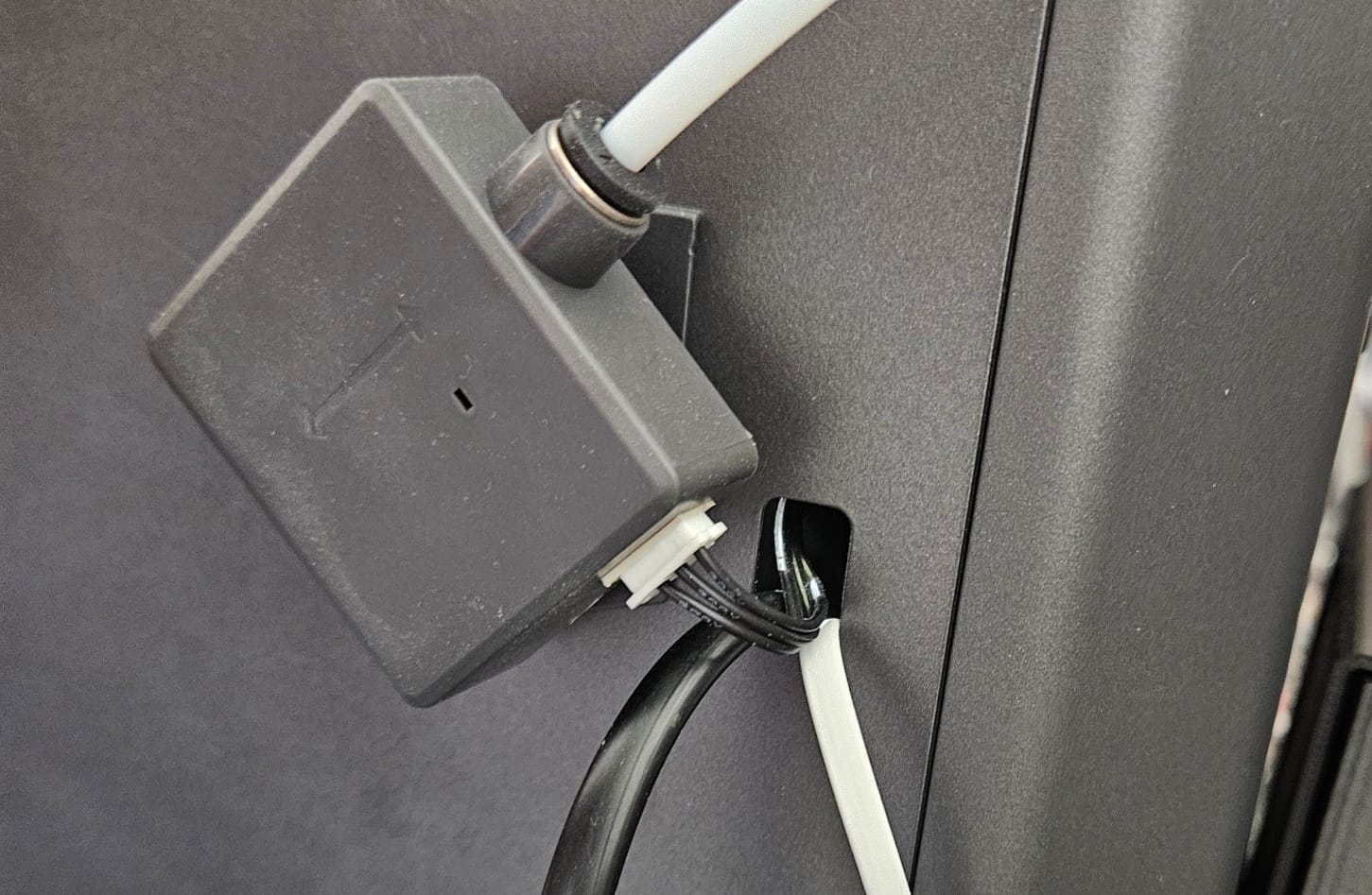 Hole for filament runout sensor